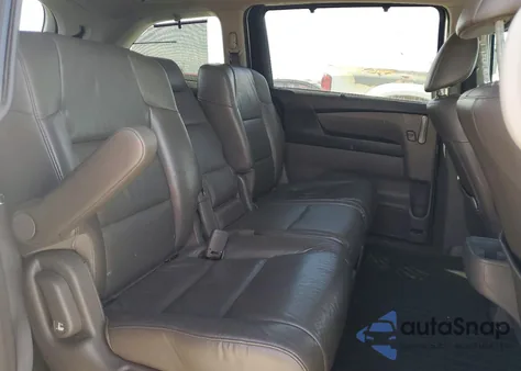 2011 Honda Odyssey Touring z USA, uszkodzony, nr VIN 5FNRL5H9XBB054358